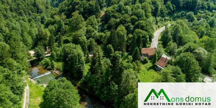 Kuća, gospodarska zgrada i 5.264 m2 građevinskog zemljišta